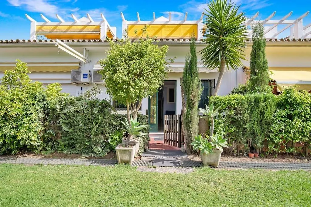 דירה מארבלה Unique 2 Bedroom Apart In Golden Mile✺ Pool ✺ Parking