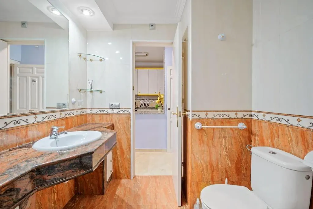 מארבלה Unique 2 Bedroom Apart In Golden Mile✺ Pool ✺ Parking